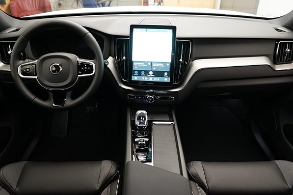 Volvo XC60 10 of 30