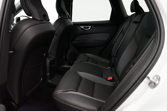 Volvo XC60 11 of 30