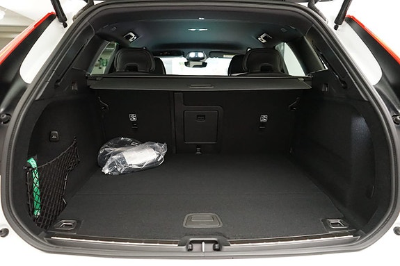 Volvo XC60 13 of 30