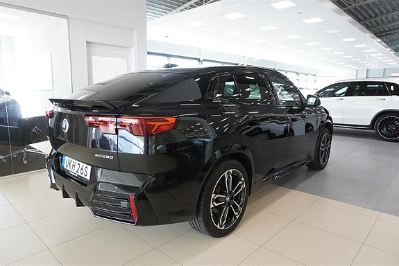 BMW iX2 5 of 11