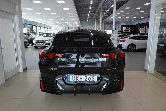 BMW iX2 6 of 11
