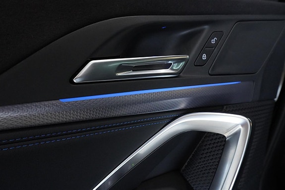 BMW iX2 9 of 11
