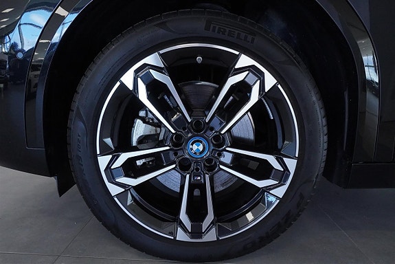 BMW iX2 11 of 11