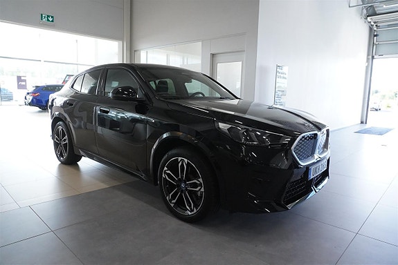 BMW iX2 4 of 11