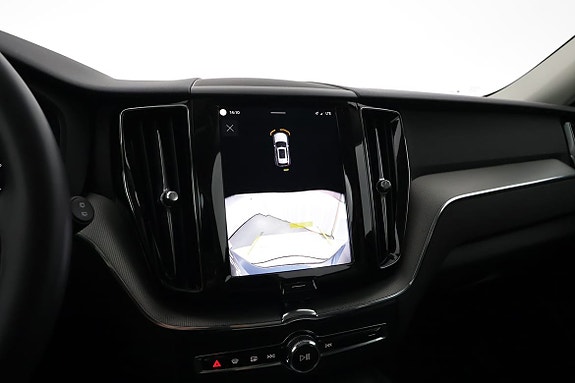 Volvo XC60 13 of 17