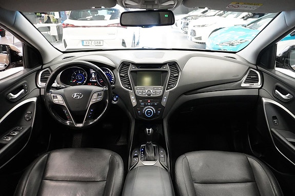 Hyundai Santa Fe 16 of 27