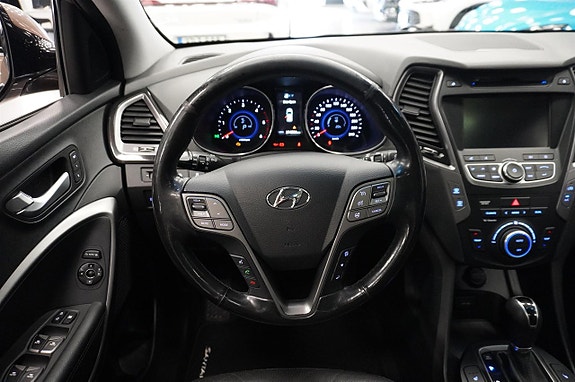 Hyundai Santa Fe 17 of 27