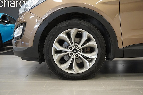 Hyundai Santa Fe 3 of 27