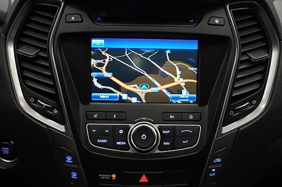 Hyundai Santa Fe 18 of 27