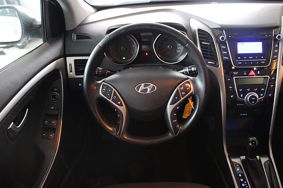 Hyundai i30 8 of 13