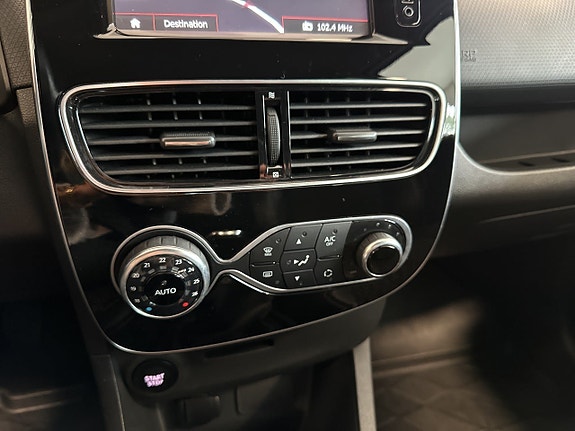 Renault Clio 13 of 14