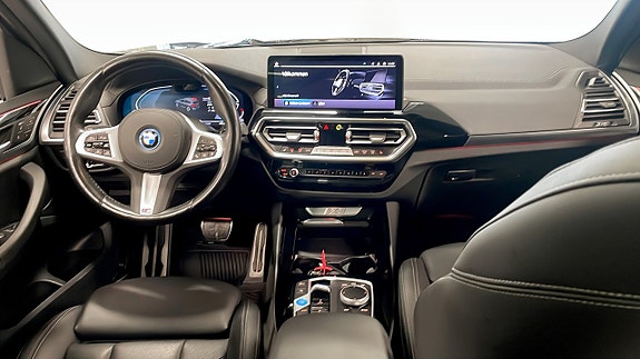 BMW iX3 4 of 9