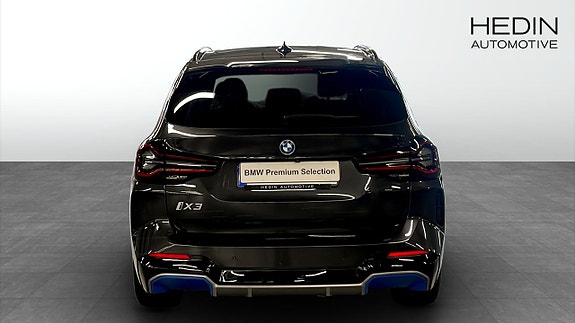 BMW iX3 7 of 9