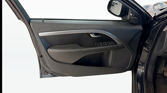 Volvo V70 11 of 21