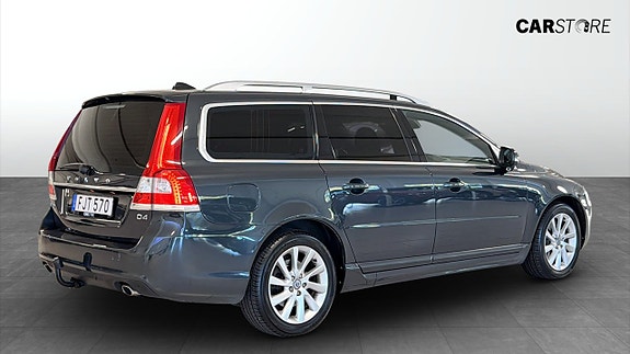 Volvo V70 2 of 21