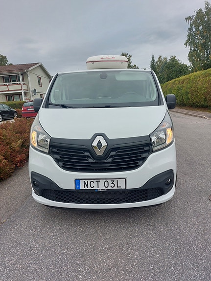 Renault Trafic 3 of 9