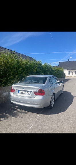 BMW 325i 5 of 6