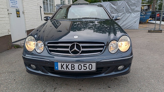 Mercedes-Benz CLK280 2 of 15