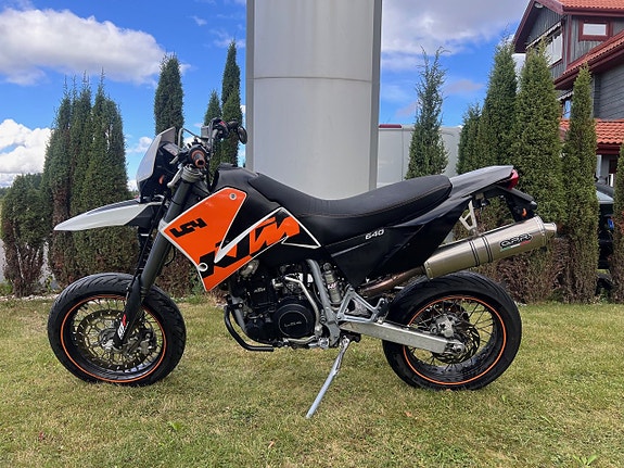 KTM 640 LC4 Supermoto 3 of 7