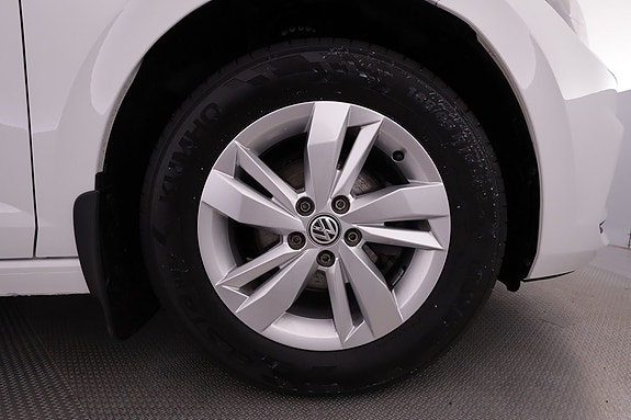Volkswagen Polo 13 of 19