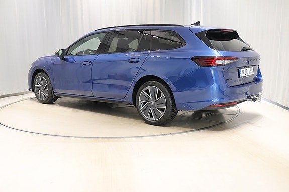 Skoda Superb 6 of 12