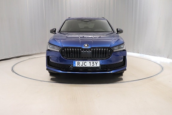 Skoda Superb 2 of 12