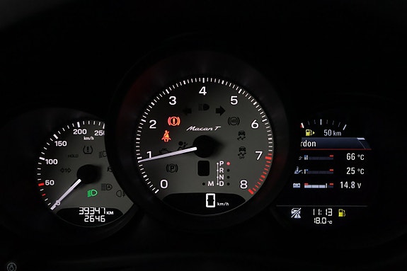 Porsche Macan T 16 of 29