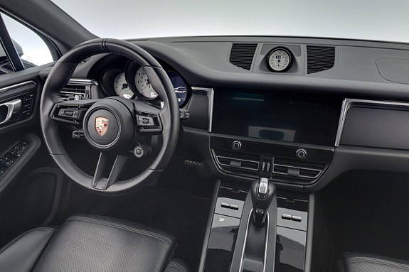 Porsche Macan T 15 of 29