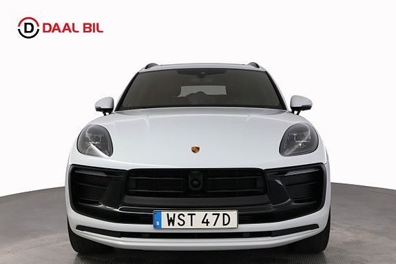 Porsche Macan T 2 of 29