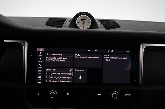 Porsche Macan T 17 of 29