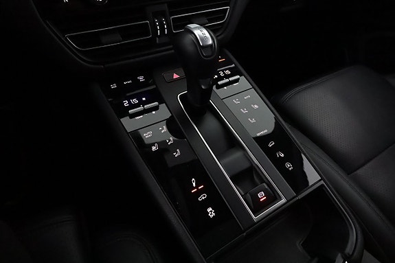 Porsche Macan T 24 of 29