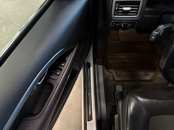 Volvo V70 8 of 17