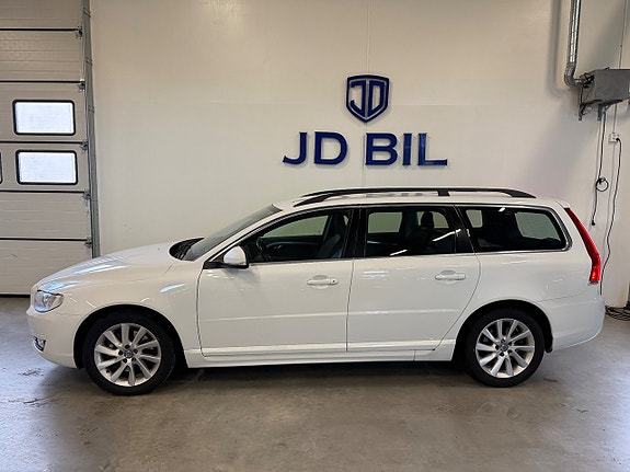 Volvo V70 2 of 17