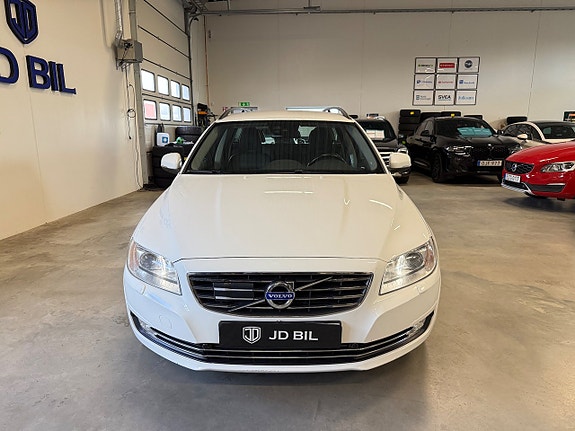 Volvo V70 4 of 17