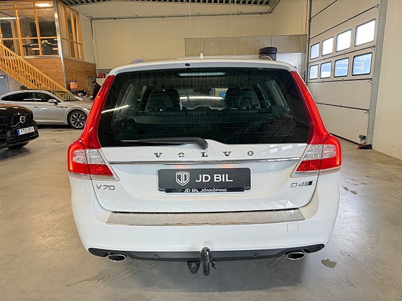 Volvo V70 5 of 17