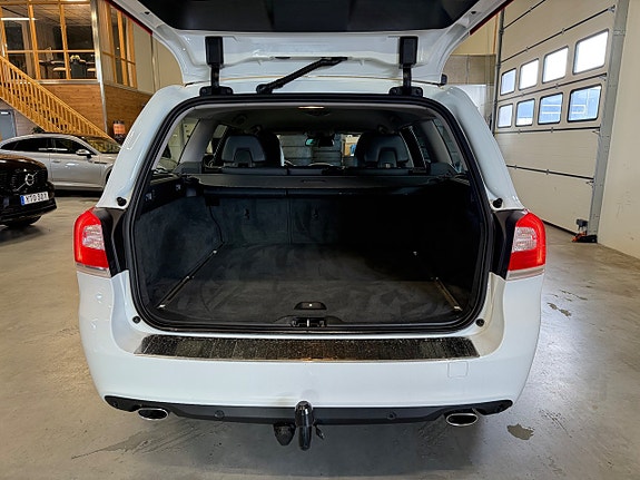 Volvo V70 6 of 17