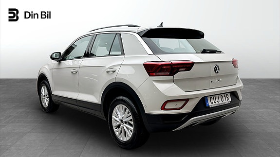 Volkswagen T-Roc 3 of 12