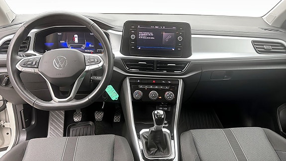 Volkswagen T-Roc 10 of 12