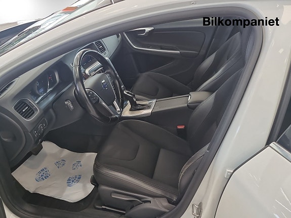 Volvo V60 8 of 14