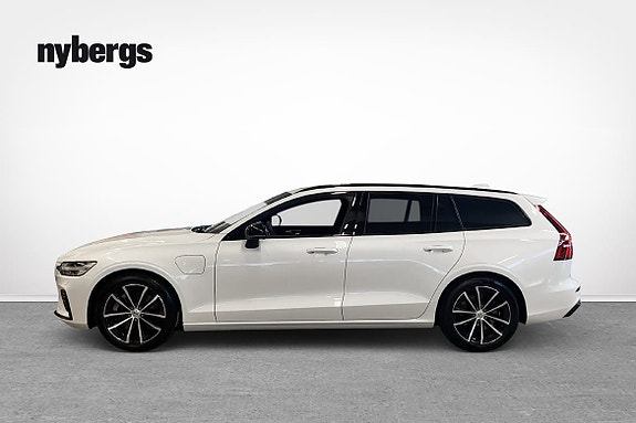 Volvo V60 2 of 17