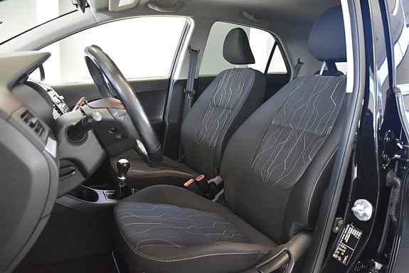 Kia Picanto 7 of 14