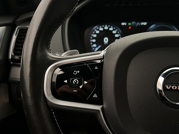 Volvo XC90 20 of 30
