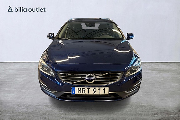 Volvo V60 2 of 22