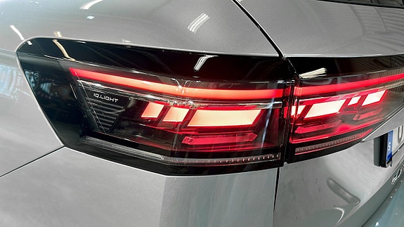 Volkswagen Passat 16 of 22