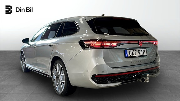 Volkswagen Passat 3 of 23