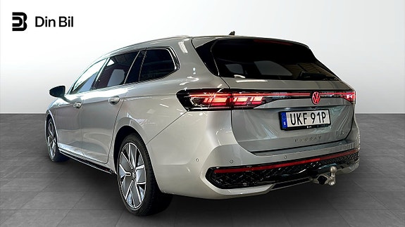 Volkswagen Passat 3 of 22