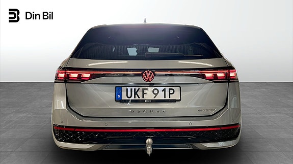Volkswagen Passat 5 of 22