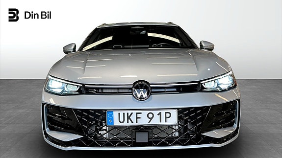 Volkswagen Passat 4 of 22