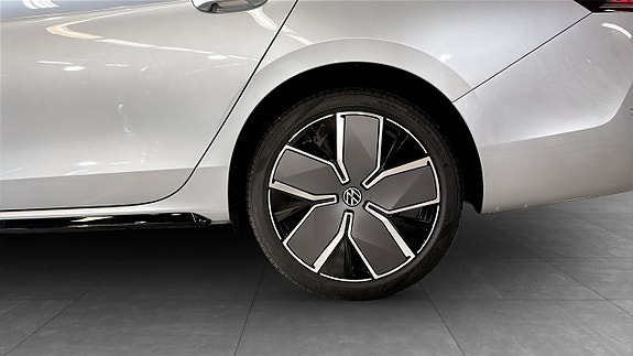 Volkswagen Passat 6 of 23