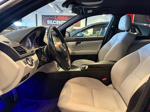 Mercedes-Benz C200 12 of 21